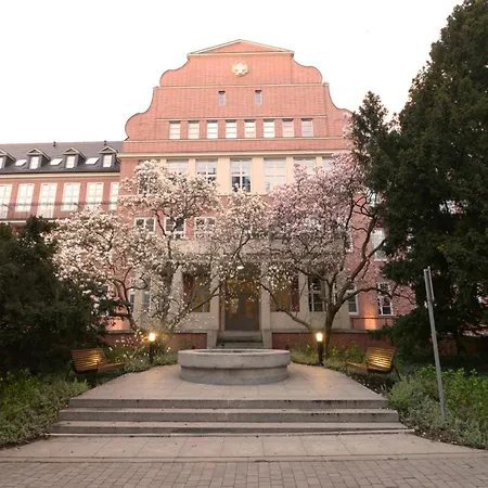 דירה Energetic In Center! *